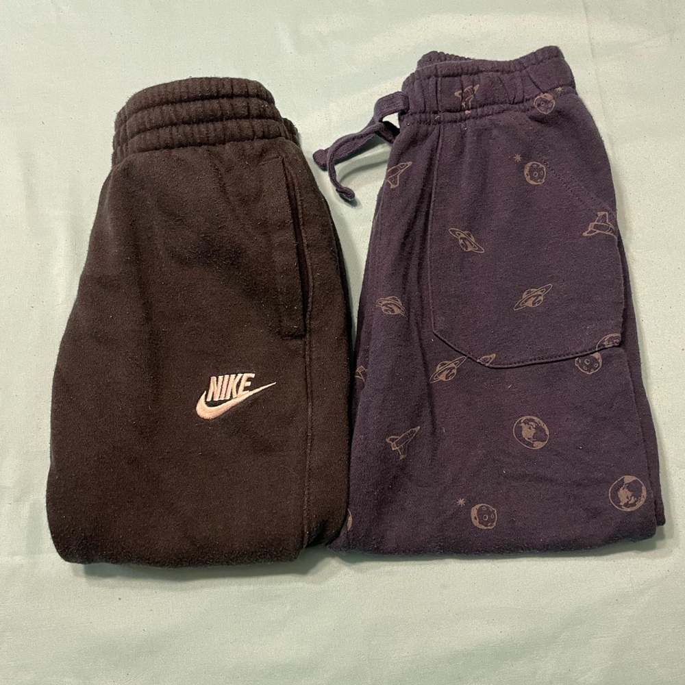 Boys size 5 joggers. Used condition.